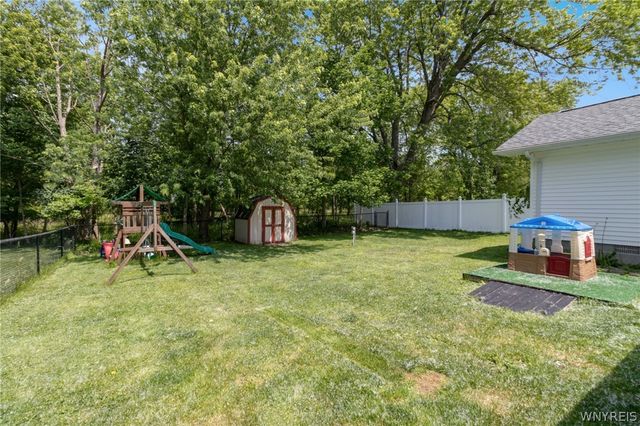10 Laurelton Drive, West Seneca, NY 14224