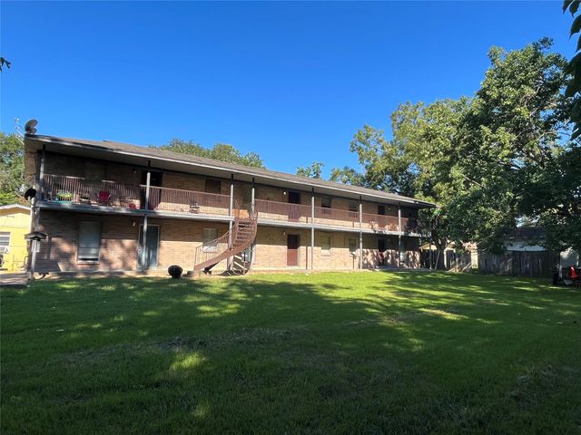1842 Thompson Street, La Marque, TX 77568
