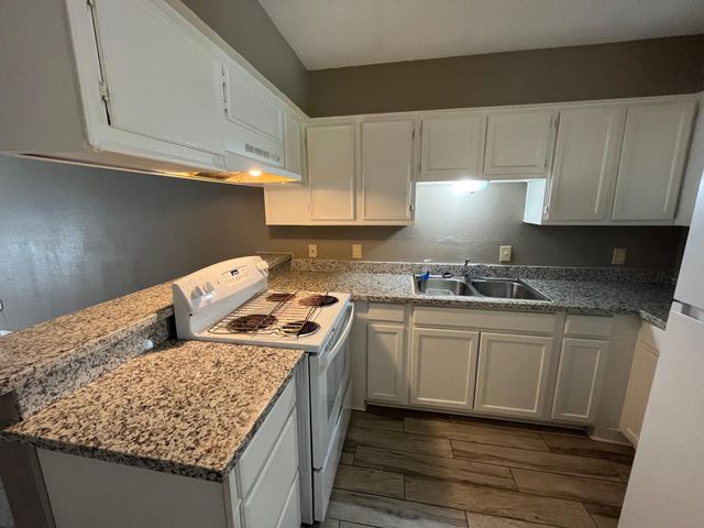 1842 Thompson Street, La Marque, TX 77568