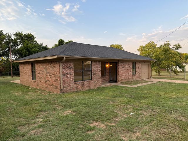 951 Van Zandt, Paris, TX 75460