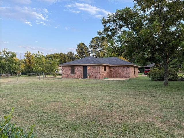 951 Van Zandt, Paris, TX 75460