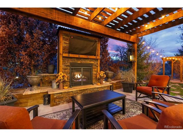 613 Cove Dr, Loveland, CO 80537