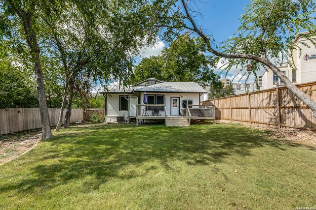 830 E Erie Ave, San Antonio, TX 78212