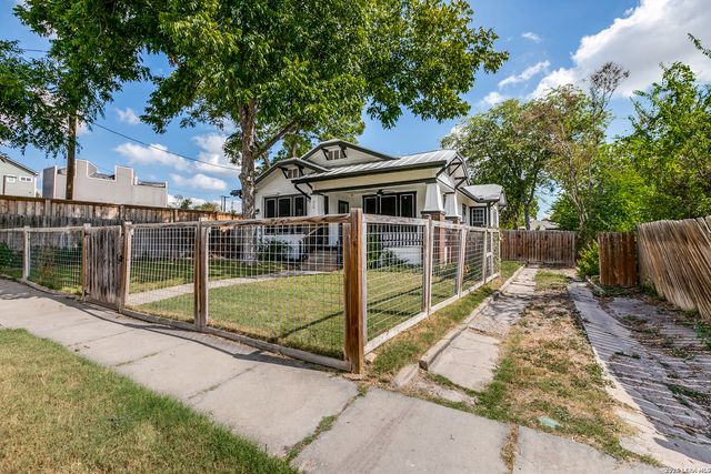 830 E Erie Ave, San Antonio, TX 78212