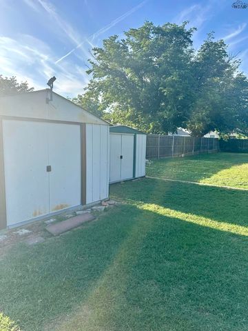 600 MERCER, Quanah, TX 79252