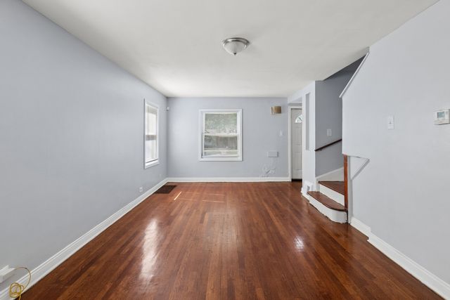 10107 S Paxton Avenue, Chicago, IL 60617