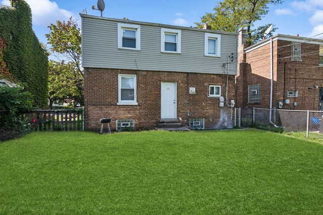10107 S Paxton Avenue, Chicago, IL 60617