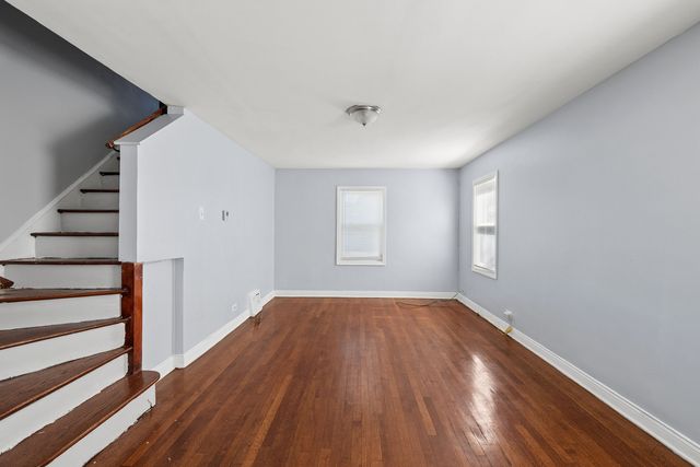 10107 S Paxton Avenue, Chicago, IL 60617