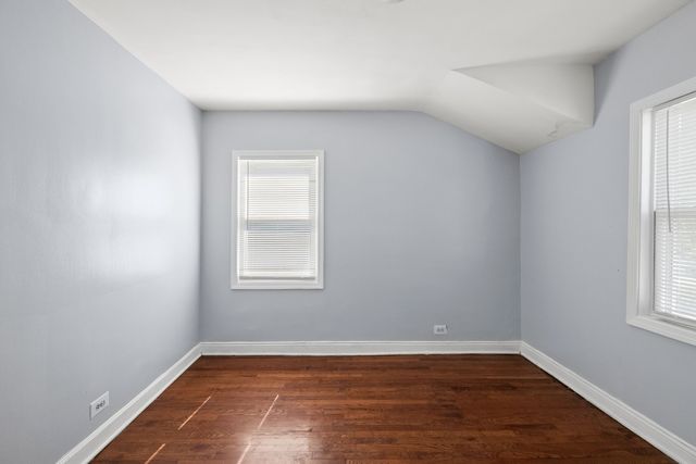 10107 S Paxton Avenue, Chicago, IL 60617