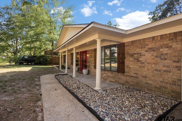 8209 Clemson Dr., Tyler, TX 75703
