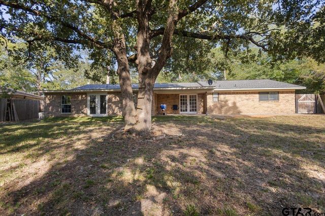 8209 Clemson Dr., Tyler, TX 75703