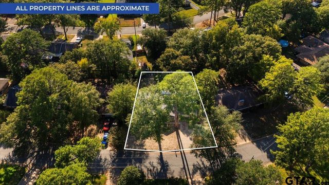 8209 Clemson Dr., Tyler, TX 75703