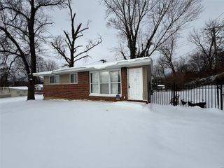 2241 Empress Drive, St Louis, MO 63136