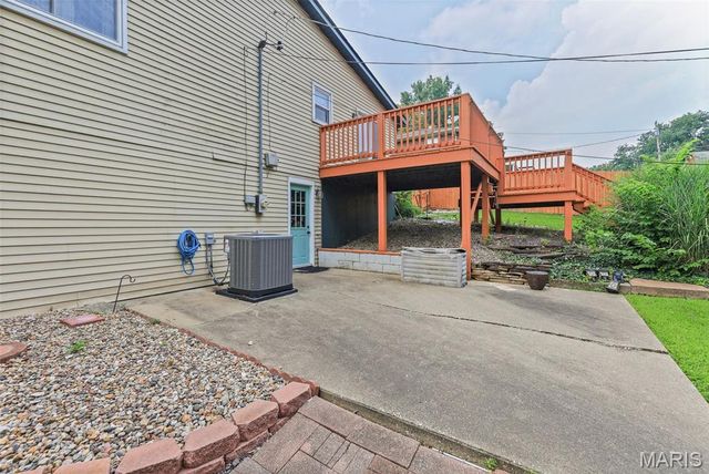4915 Hill Drive, Godfrey, IL 62035