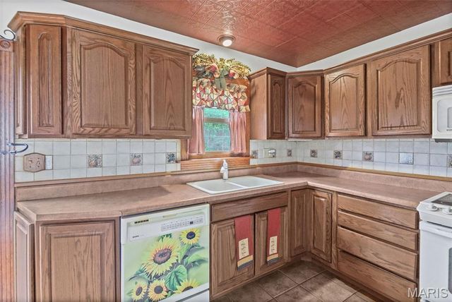 4915 Hill Drive, Godfrey, IL 62035