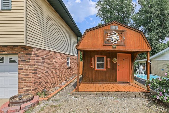 4915 Hill Drive, Godfrey, IL 62035