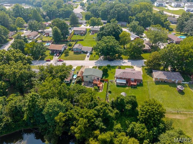 4915 Hill Drive, Godfrey, IL 62035