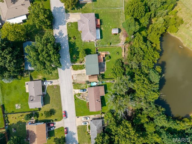 4915 Hill Drive, Godfrey, IL 62035