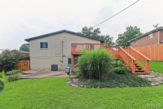 4915 Hill Drive, Godfrey, IL 62035
