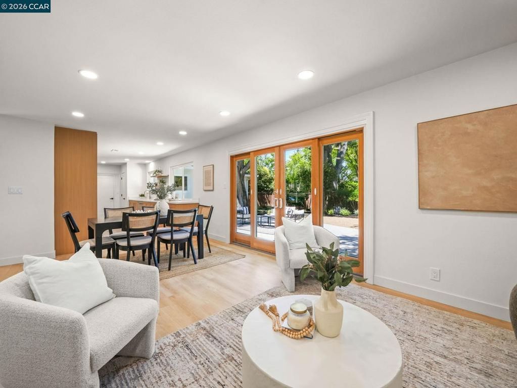 Image 12 of property listing at 136 Arbolado Dr, Walnut Creek, CA 94598