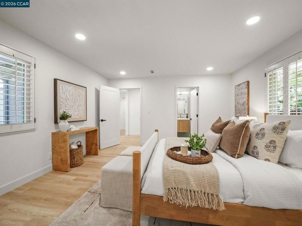 Image 26 of property listing at 136 Arbolado Dr, Walnut Creek, CA 94598