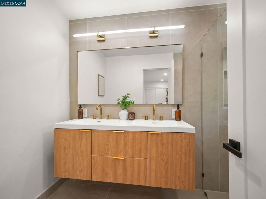 Image 28 of property listing at 136 Arbolado Dr, Walnut Creek, CA 94598