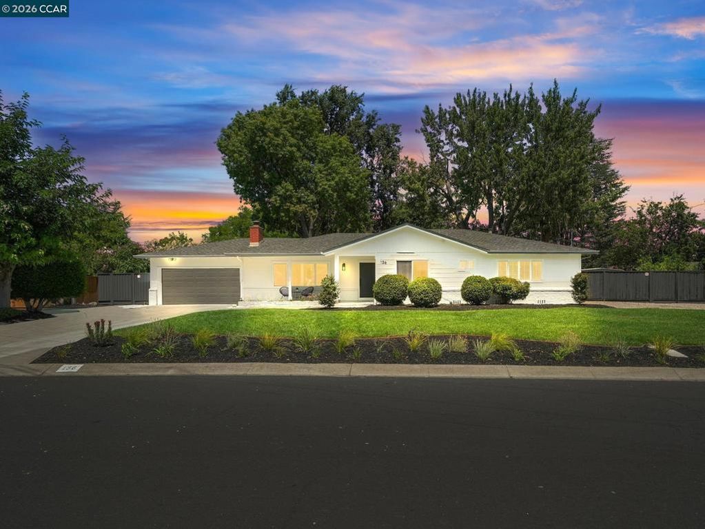 Image 3 of property listing at 136 Arbolado Dr, Walnut Creek, CA 94598