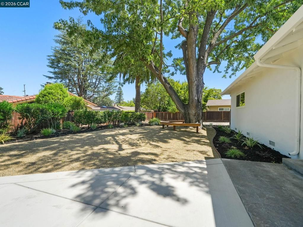 Image 38 of property listing at 136 Arbolado Dr, Walnut Creek, CA 94598