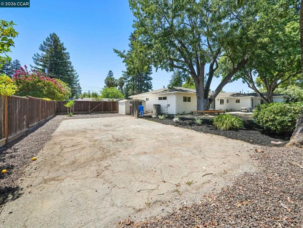 Image 43 of property listing at 136 Arbolado Dr, Walnut Creek, CA 94598