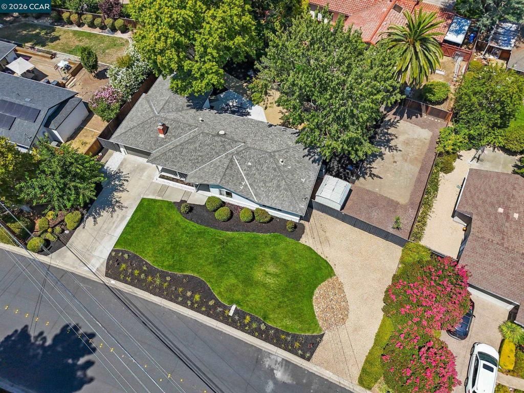 Image 49 of property listing at 136 Arbolado Dr, Walnut Creek, CA 94598