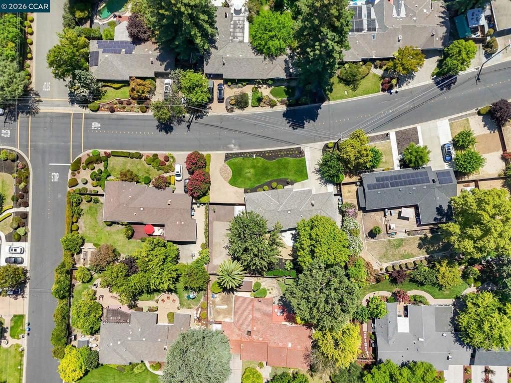 Image 50 of property listing at 136 Arbolado Dr, Walnut Creek, CA 94598