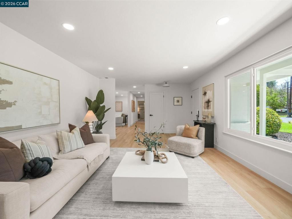 Image 6 of property listing at 136 Arbolado Dr, Walnut Creek, CA 94598