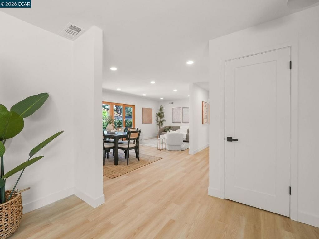 Image 8 of property listing at 136 Arbolado Dr, Walnut Creek, CA 94598