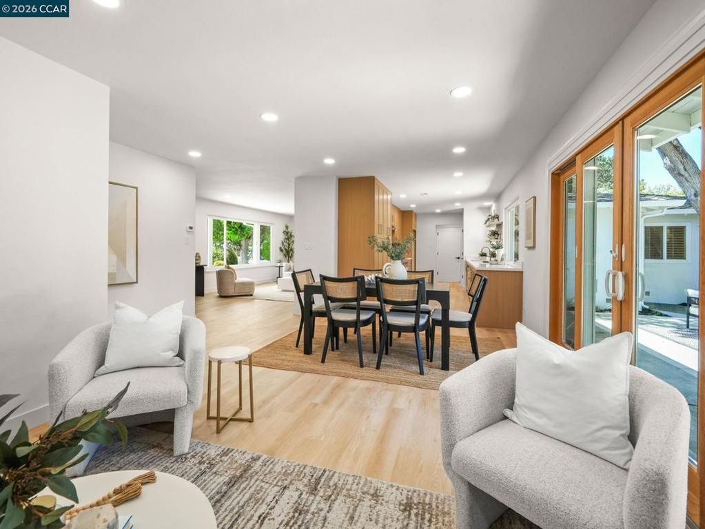 Image 9 of property listing at 136 Arbolado Dr, Walnut Creek, CA 94598