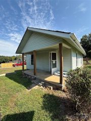 907 3rd Street Court SW, Hickory, NC 28602