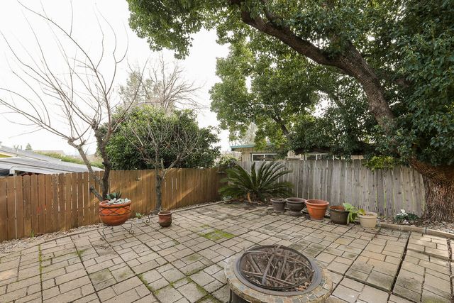 3345 Oakwood Place, Redding, CA 96001