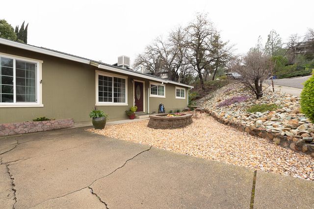 3345 Oakwood Place, Redding, CA 96001