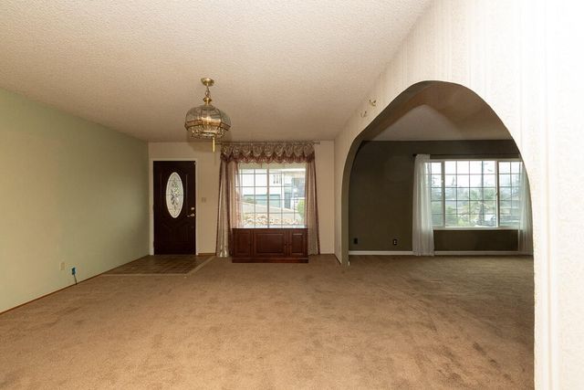 3345 Oakwood Place, Redding, CA 96001