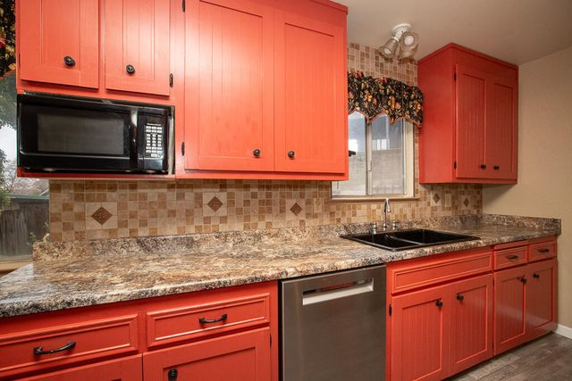 3345 Oakwood Place, Redding, CA 96001