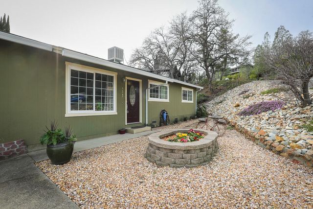 3345 Oakwood Place, Redding, CA 96001