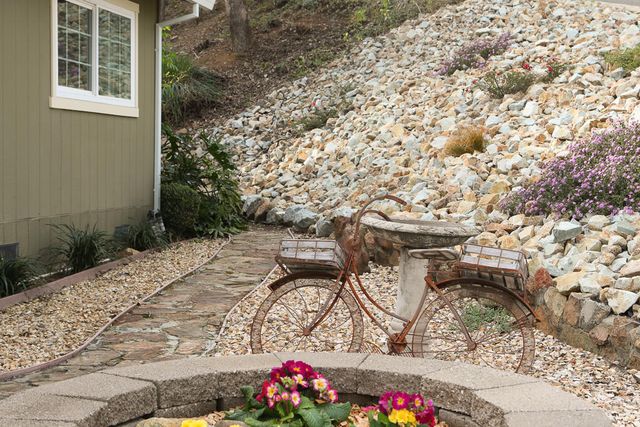 3345 Oakwood Place, Redding, CA 96001