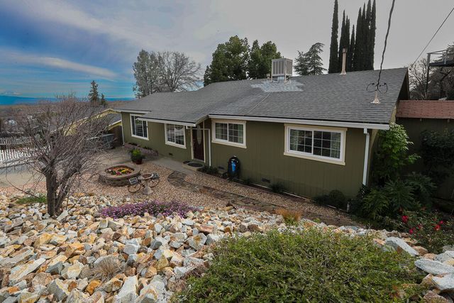 3345 Oakwood Place, Redding, CA 96001