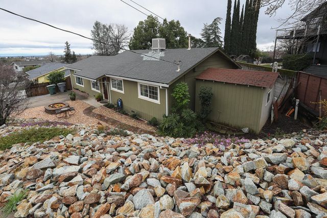 3345 Oakwood Place, Redding, CA 96001