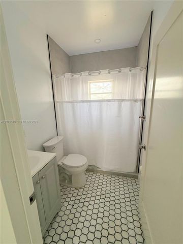 1154 NW 34th Avenue 1, Miami, FL 33125
