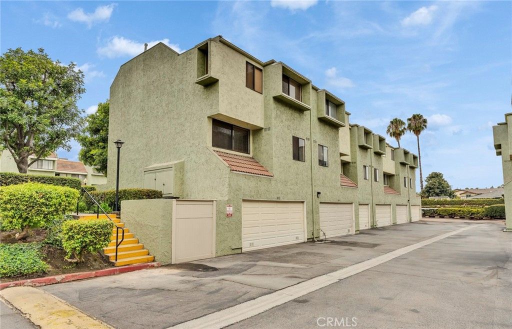 Image 34 of property listing at 1814 Seattle Street, West Covina, CA 91790