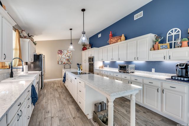 1725 Fm 2504, Poteet, TX 78065