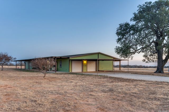 1725 Fm 2504, Poteet, TX 78065