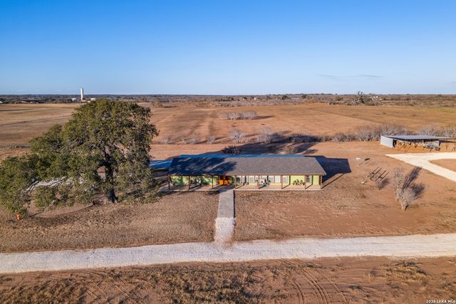 1725 Fm 2504, Poteet, TX 78065