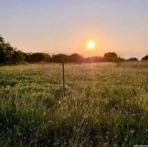 1725 Fm 2504, Poteet, TX 78065