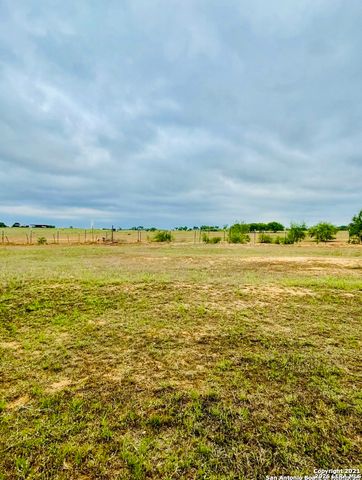 1725 Fm 2504, Poteet, TX 78065